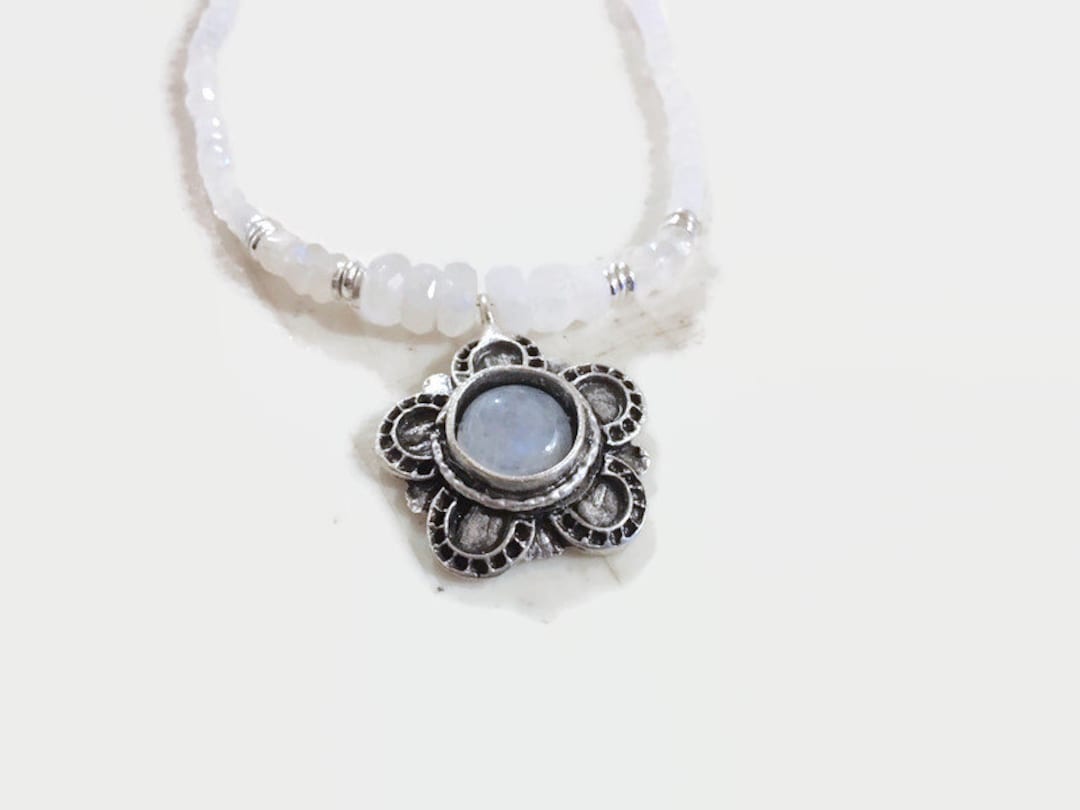 Jewelrybyluetan's tweet card. This Beaded Necklaces item by jewelrybycarmal has 47 favorites from Etsy shoppers. Ships from Sugar Land, TX. Listed on Jun 27, 2025