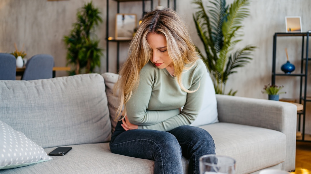 MedStarWHC's tweet card. Abdominal pain can be a sign of appendicitis or appendix cancer. Learn how to tell the difference and why treatment at a high-volume center makes a difference.