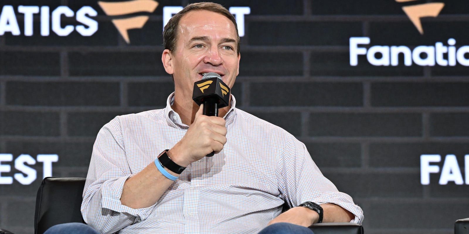 NashvillePreps's tweet card. Tennessee football legend and NFL Hall of Famer Peyton Manning’s son, Marshall, has enrolled at Baylor School in Chattanooga ahead of his eighth-grade year.