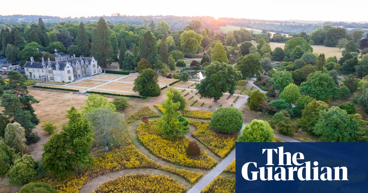 GreenGreenwich's tweet card. Head gardeners try out more diverse and drought-resistant plants from around the world, with fascinating results