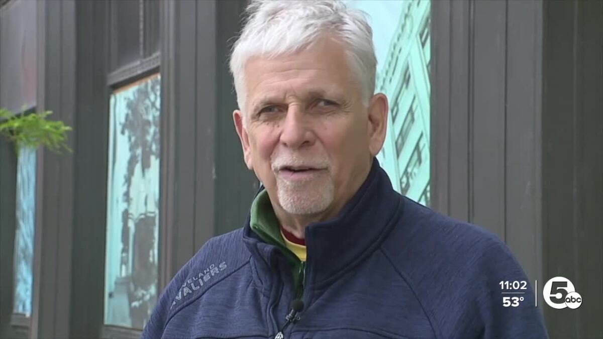mjarboe's tweet card. Five people were cited and released after breaking into Cleveland's historic Rockefeller Building on West 6th Street and Superior Avenue.