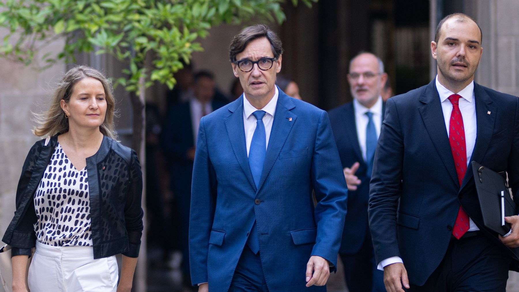 mosmovem's tweet card. El Parlamento catalán declara una