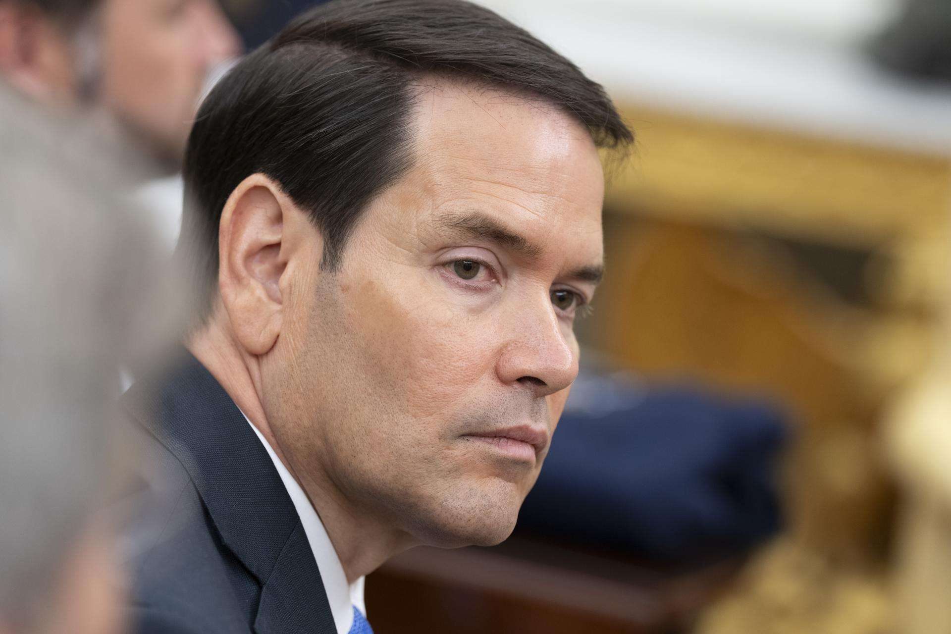 ElIndpendiente's tweet card. El senador republicano y actual secretario de Estado de Estados Unidos, Marco Rubio, calificó como “imprudente” la decisión del presidente de Francia,