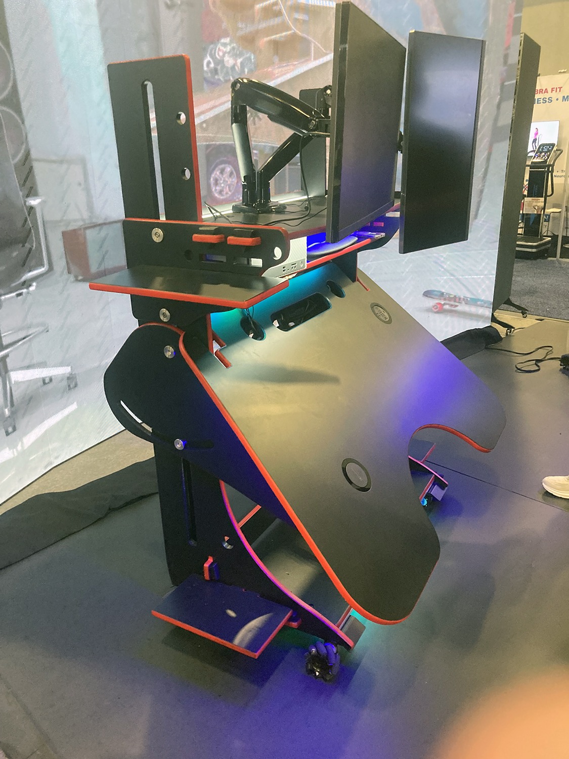 PNMagazine's tweet card. World’s First AI-Powered Smart Desk Promotes Accessibility