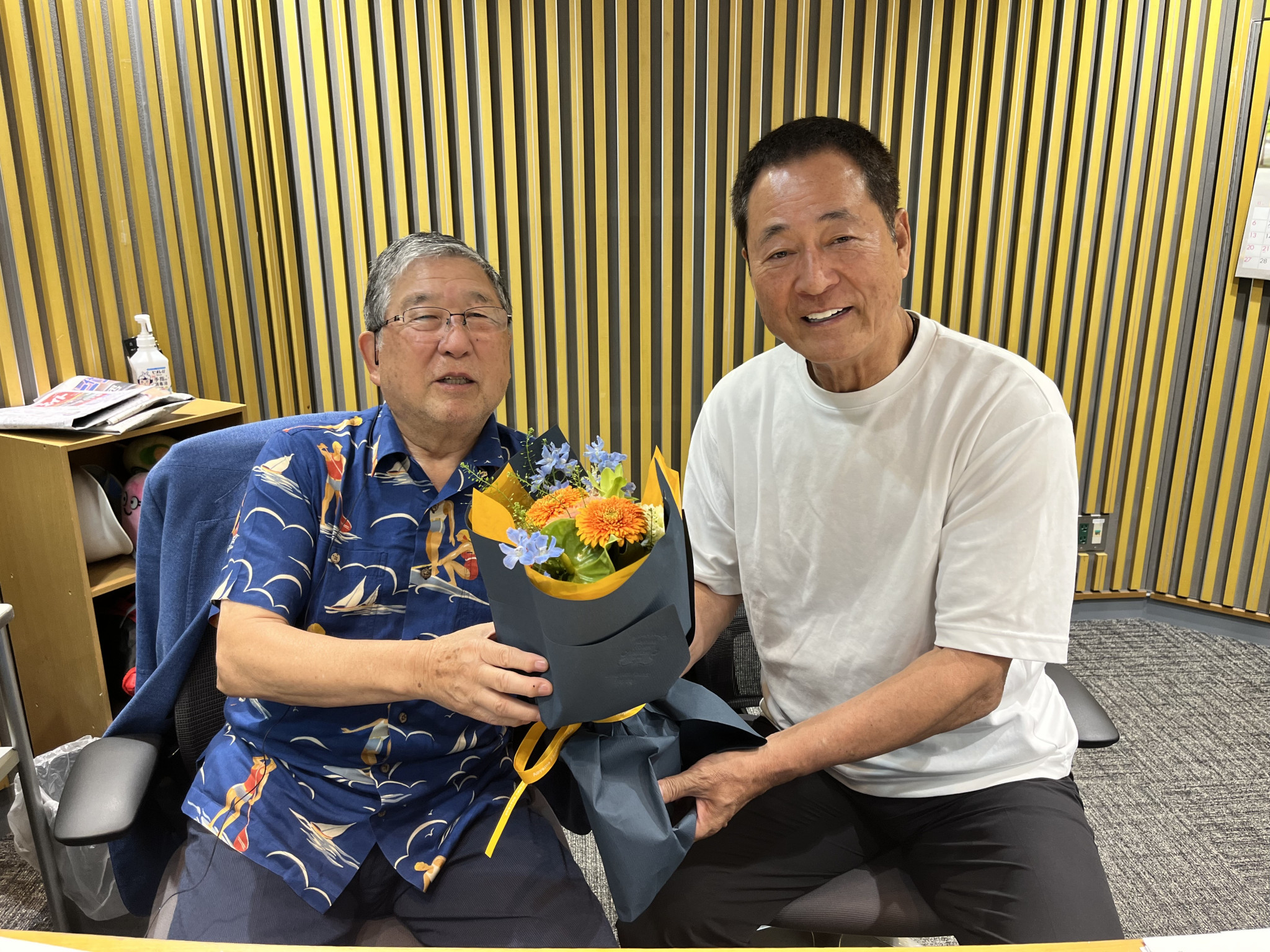 toku1242's tweet card. 徳光和夫の得意分野である「音楽」「スポーツ＆ニュース」「人情噺」の3つを柱に、「笑いあり！」「涙あり！」・・・土曜日の朝のオトナの遊び心をくすぐる実感ラジオ、それが「徳光和夫 とくモリ！歌謡サタデー」です。思わず口ずさんでしまう曲から人...