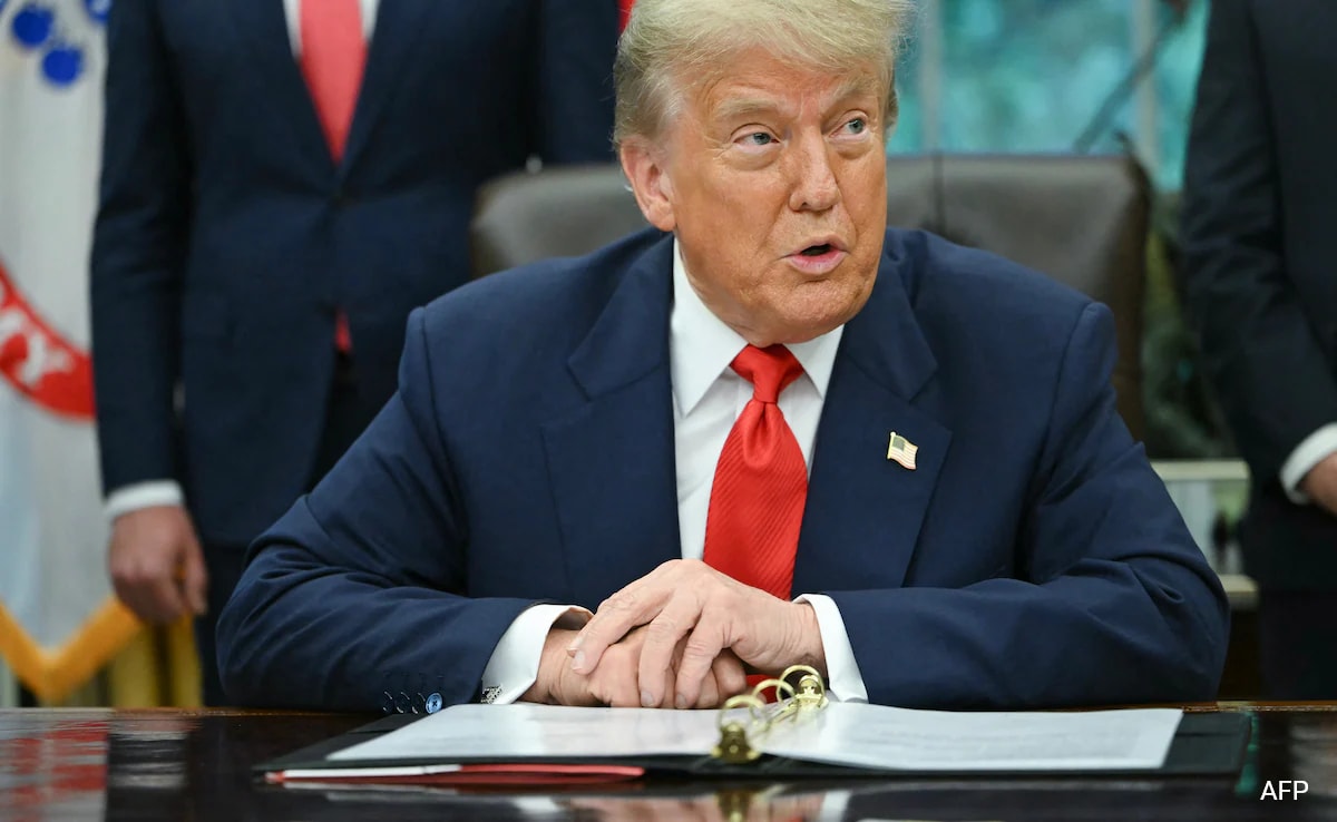BharatjournalX's tweet card. A federal judge on Friday blocked the Trump administration from ending birthright citizenship for the children of parents who are in the U.S. illegally,