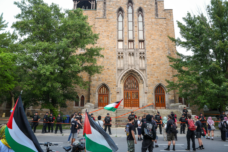 LaChanceuse's tweet card. « Pas de fachos dans nos quartiers, pas de quartiers pour nos fachos ! » Des dizaines de manifestants se sont massés vendredi soir devant l’église du Plateau-Mont-Royal où se tient-sans permis-le...