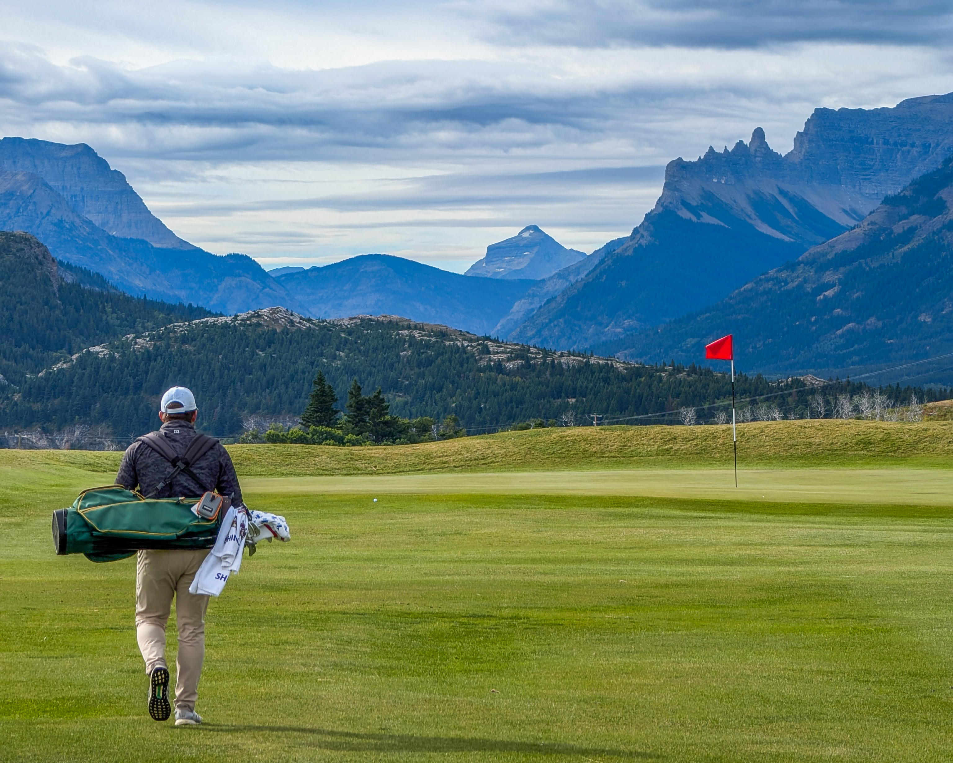 GolfClubAtlas's tweet card. Set in far southwest corner of Alberta where Montana and British Columbia join at the bottom of the Rocky Mountains, Waterton Lakes is a charming, low-key golf course.