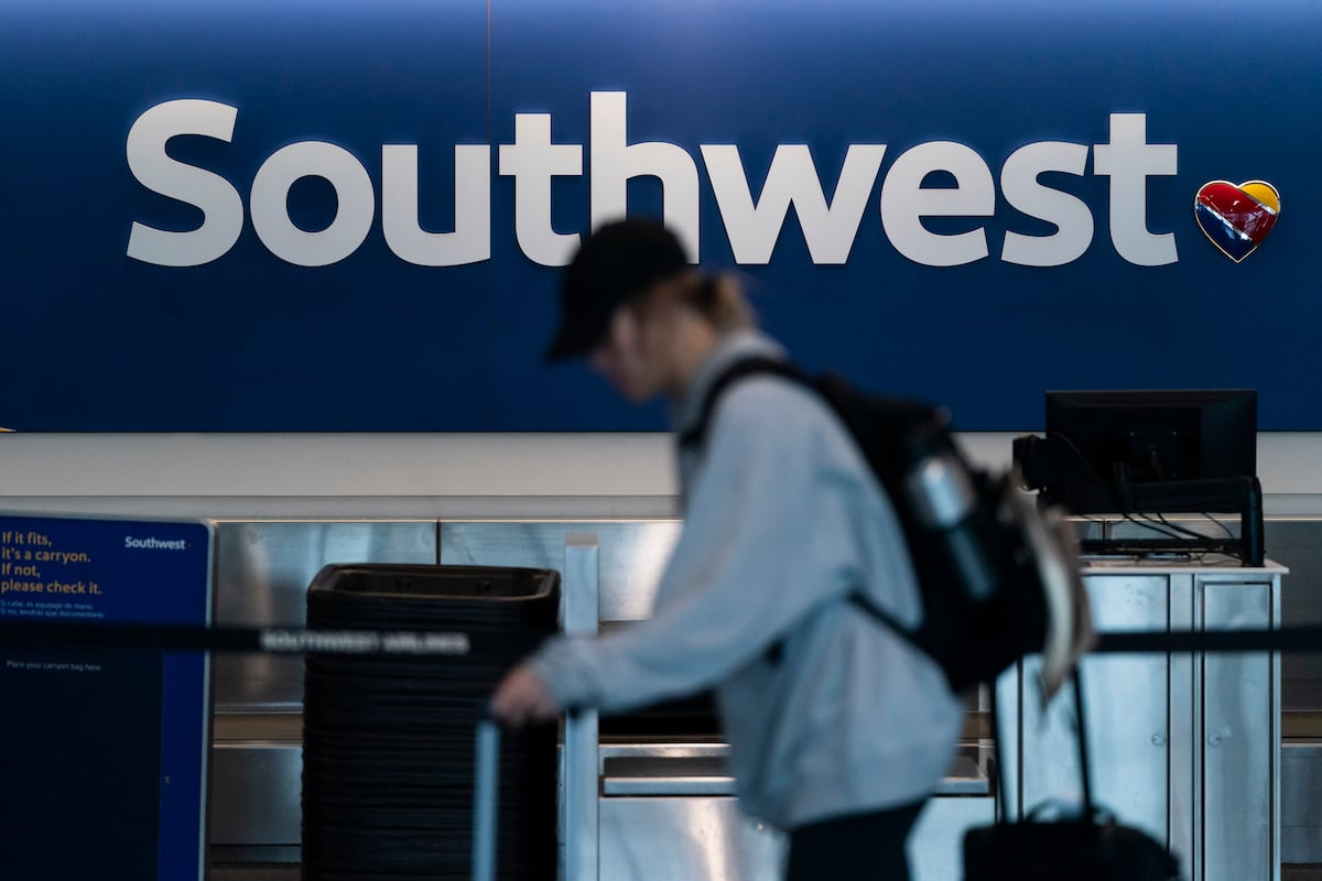 AirForceTimes's tweet card. The Southwest Airlines jet was in the same airspace as a Hawker Hunter owned by a British defense contracting company, according to AP.