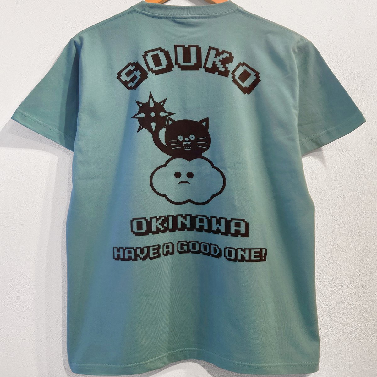 souko1go's tweet card. もうすぐ新年。 力と自由を手に入れたい。素晴らしい一年になりますように。 青のような緑のようなスモーキーなくすみカラー。 デニムもブラックもベージュも合わせやすい便利色です。 型崩れしない、いつもの5.6ozの綿100%Tシャツ。