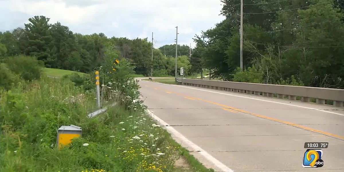 KCRG's tweet card. Neighbors share concerns about nearby sand excavation project