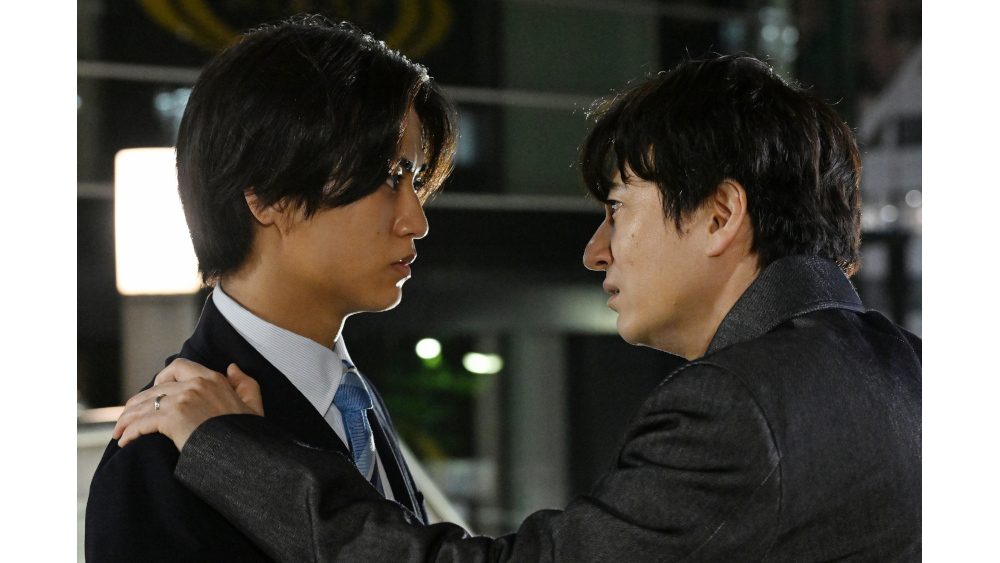 tbs_pr's tweet card. ＴＢＳで毎週金曜よる10時から放送中の髙橋海人（King & Prince）と中村倫也がW主演を務める金曜ドラマ『DOPE　麻薬取締部特捜課』（※読み：ドープ　マヤクトリシマリブトクソウカ）。長谷川晴彦プロデューサーが第1話から第4話までの裏話や撮影秘話を明かした。