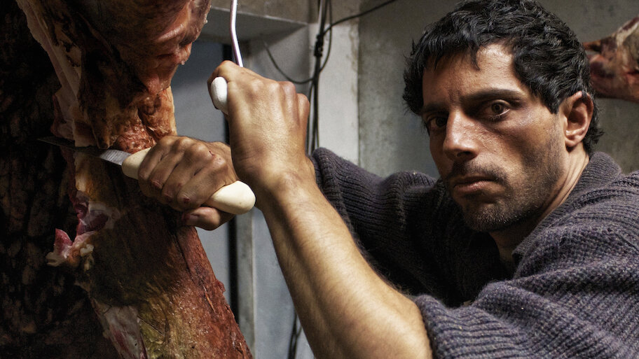 Tefa_uw's tweet card. A lawyer defends an illiterate man whose exploitation by a cruel boss while working as a butcher in Buenos Aires led to tragedy. Based on a true case.
