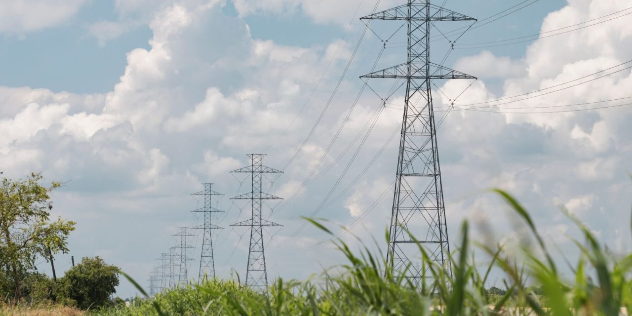 TexasPipelines's tweet card. Between 2013 and 2021, at least five major natural-gas pipeline projects were canceled in the region because of state officials’ denial of permits and excessive delays.