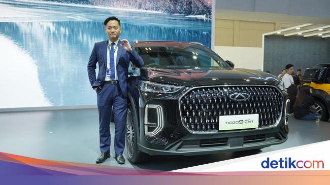 detikoto's tweet card. Chery Tiggo 9 CSH diluncurkan di GIIAS 2025, menawarkan kemewahan, tenaga, dan keamanan. SUV ini dibanderol terjangkau, mulai Rp 719 jutaan.