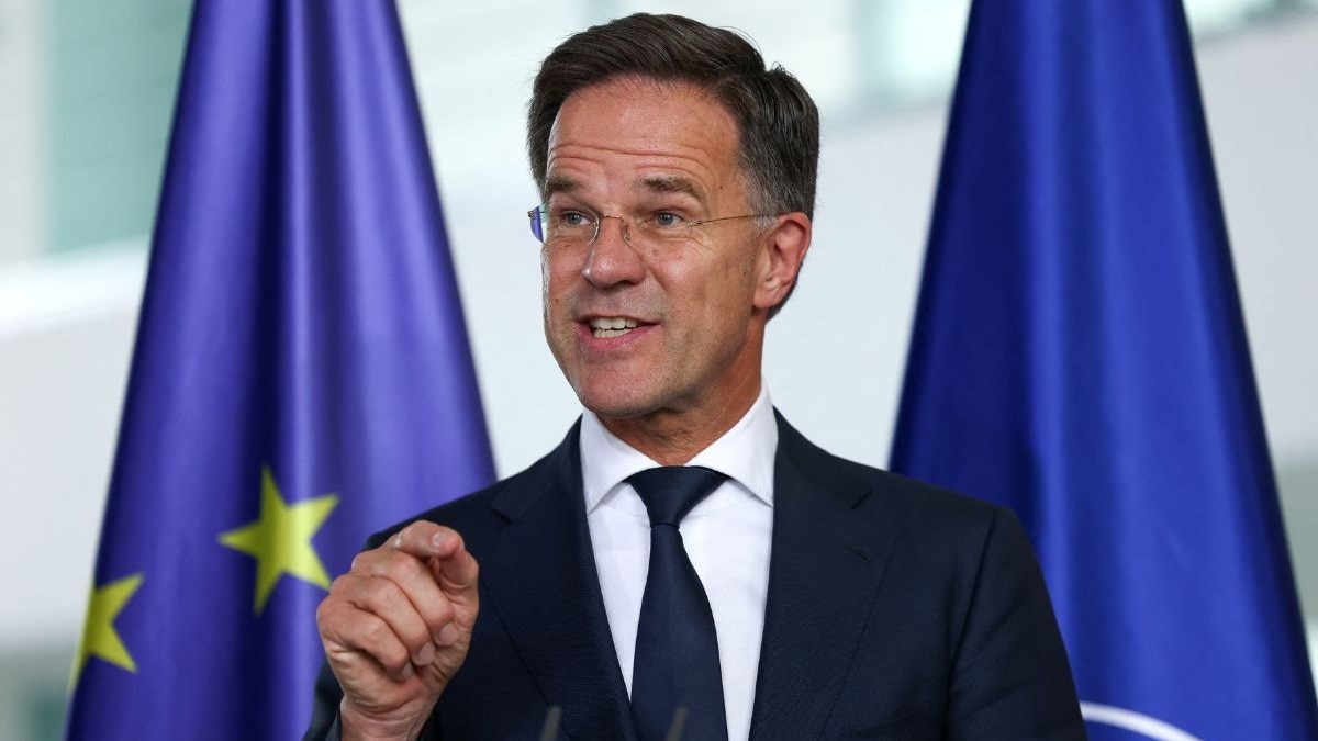 awasthi_bob's tweet card. Mark Rutte warned the leaders of China, India, and Brazil that if they continued trading with Russia and buying its oil and gas, he would impose 100 per cent secondary sanctions.