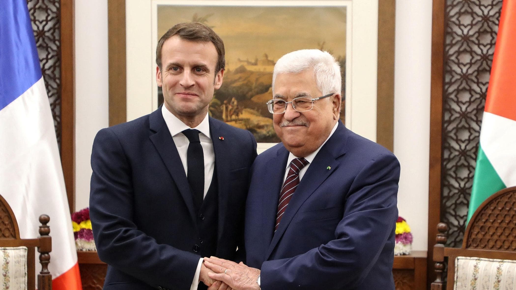 eziomauro's tweet card. Intervista allo studioso francese del mondo arabo: “La decisione di Macron sul piano concreto resta un gesto simbolico, a meno che non…