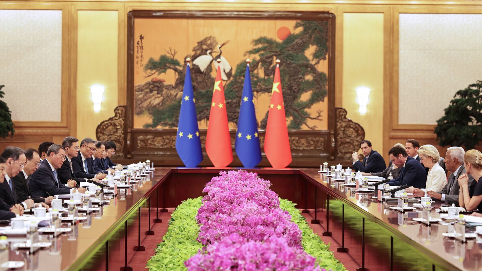 redgeo's tweet card. EU Commission President Ursula von der Leyen, who constantly accuses the US of harming all sides with its tariffs, threatened China with Trump-style tariffs.