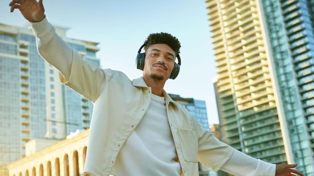 mashable's tweet card. Get all-day noise cancellation *and* comfort.