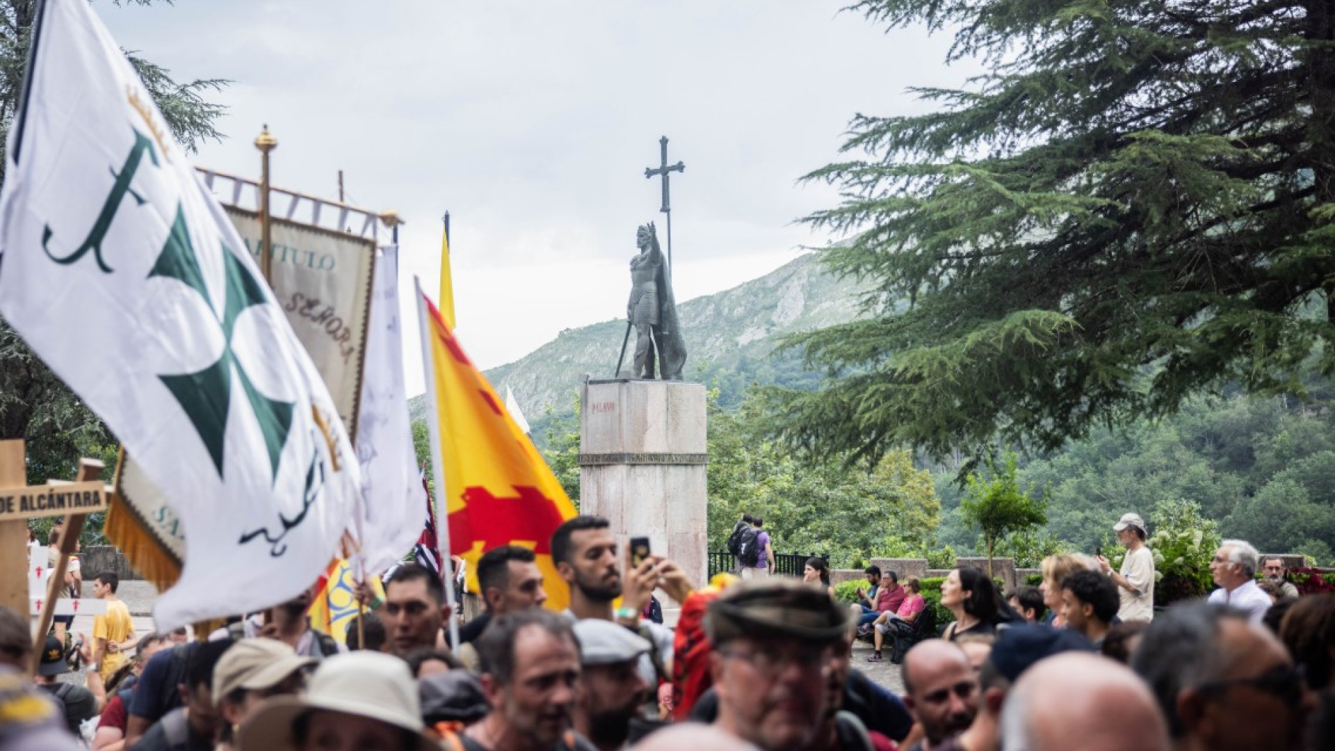 UnaVoceSevilla's tweet card. Es la quinta edición de la marcha organizada por Nuestra Señora de la Cristiandad