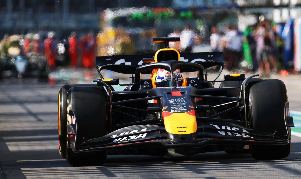 FUnoAT's tweet card. F1, Red Bull limita i danni con assetti estremi che Verstappen sa valorizzare. Tuttavia il distacco è troppo grande per essere contatti