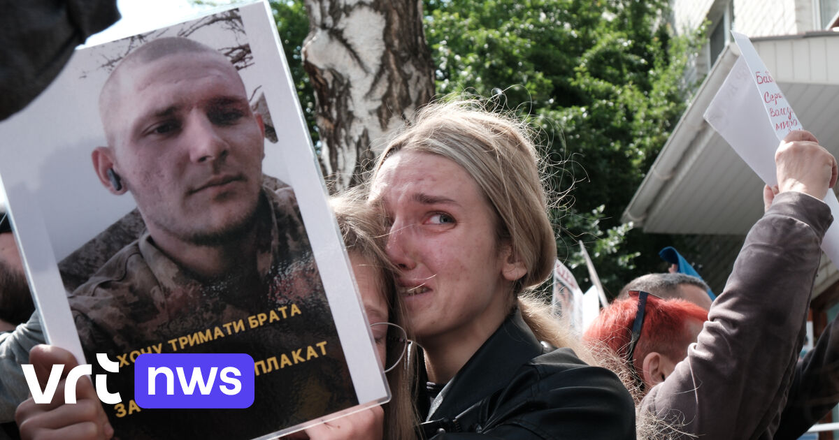 arnauddedecker's tweet card. Deze week vond in Oekraïne opnieuw een gevangenenruil plaats tussen Rusland en Oekraïne. Voor zwaargewonde en ernstig zieke soldaten betekende dit het einde van een lange gevangenschap. VRT NWS...