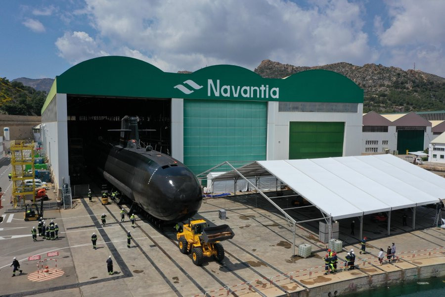 Infodefensa's tweet card. España ha ordenado en los últimos diez años cinco fragatas F-110 en construcción y se esperan algunas construcciones de buques de acción marítima y de apoyo logístico, una carga de trabajo d ...
