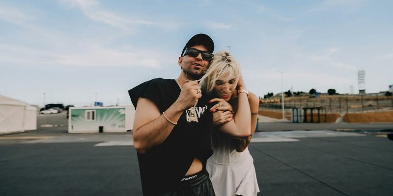 ArepaWeb's tweet card. Elena Rose y Justin Quiles vuelven a unir fuerzas con Cosita Linda, un tema divino que ya está disponible en todas las plataformas digitales. El single,