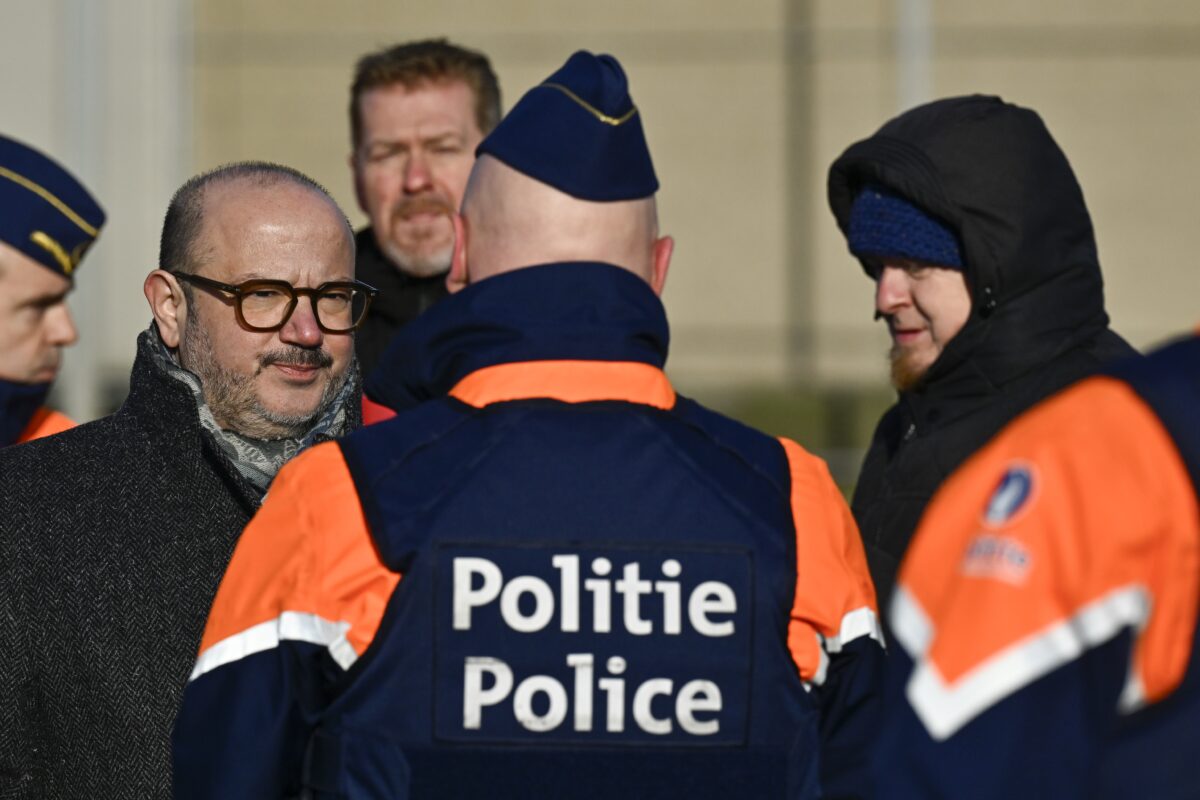 lpost10's tweet card. Sur proposition du ministre de l’Intérieur, Bernard Quintin (MR), le conseil des ministres a approuvé vendredi 18 juillet un avant-projet de loi relatif à la fusion des zones de police à Bruxelles....
