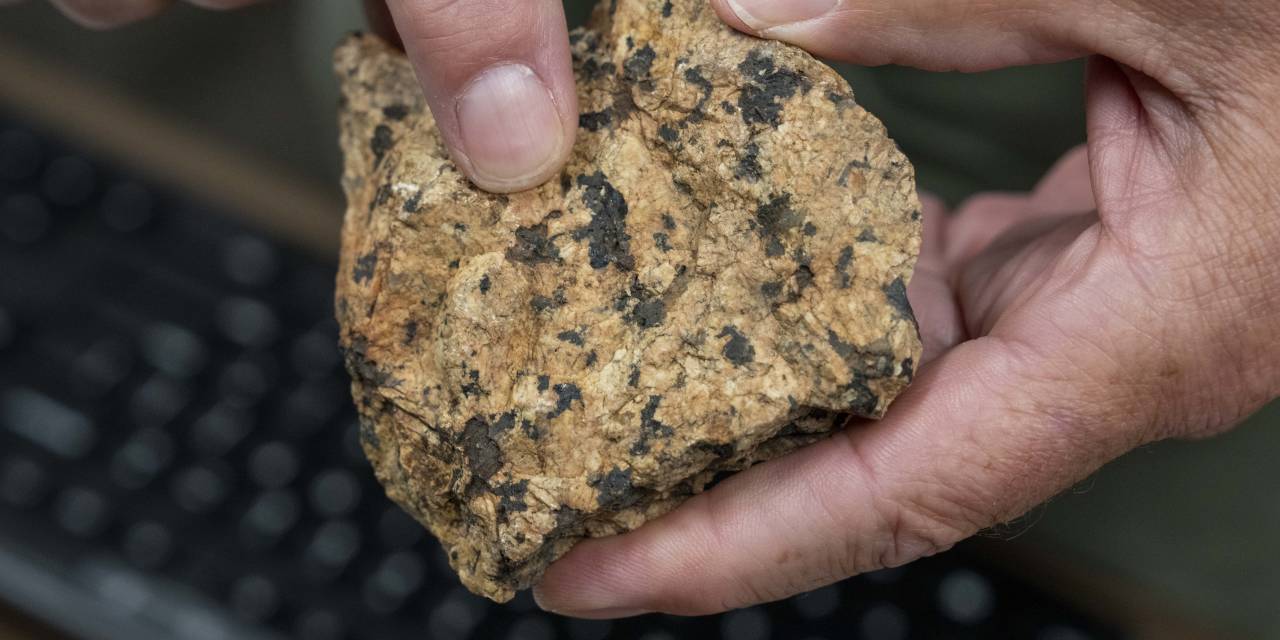 ConservaWonk's tweet card. Rare-earth elements are key to trade disputes with China, but American projects are rife with risks.
