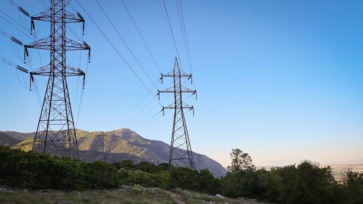 macylip's tweet card. The company uses three types of power cuts to prevent fires. Outages are a health and safety risk, so utilities should use them “surgically,” said Utah’s utility consumer advocate.