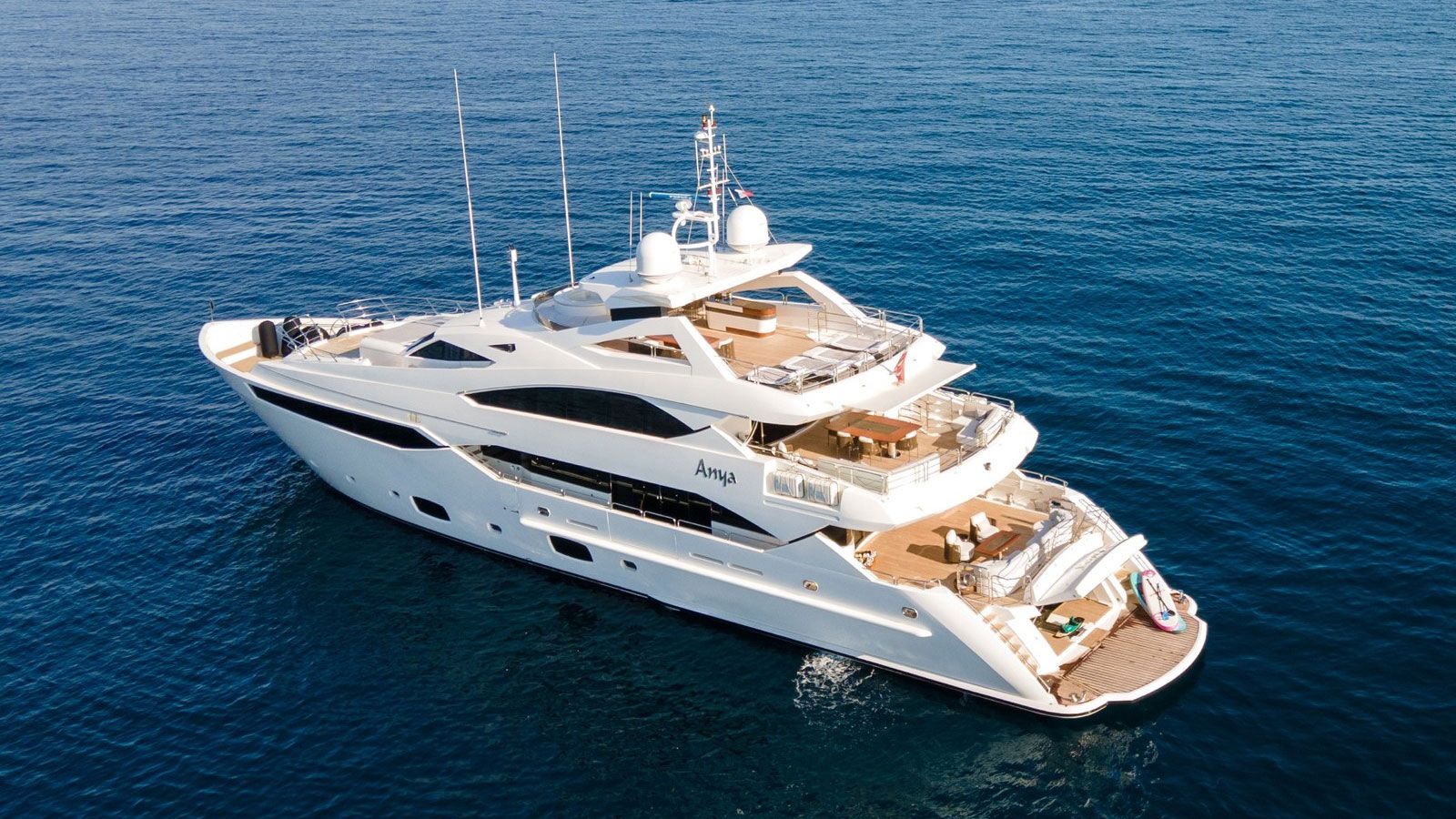boatint's tweet card. The 40.5-metre Sunseeker motor yacht Anya has had a €1,000,000 price drop with Burgess.