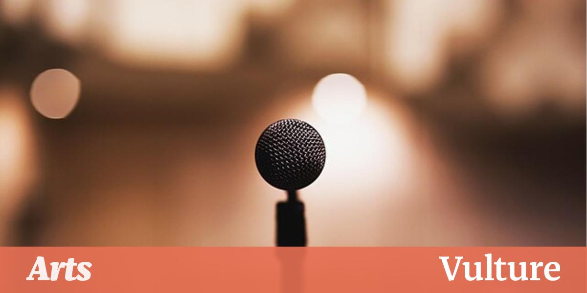 VarsityUK's tweet card. Rachel Jones recounts her experience of Cambridge student poetry at an open mic event