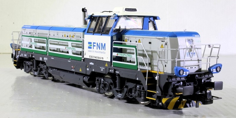 ValestElor's tweet card. Nelle scorse settimane Hornby, con marchio Rivarossi, ha consegnato due nuove versioni del riuscito modello in scala H0 della moderna locomotiva Diesel D744 Effishunter 1000 di origine ceca, adotta…