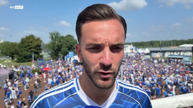 Sky_Dirk's tweet card. Kenan Karaman im Interview am Schalke-Tag 2025.