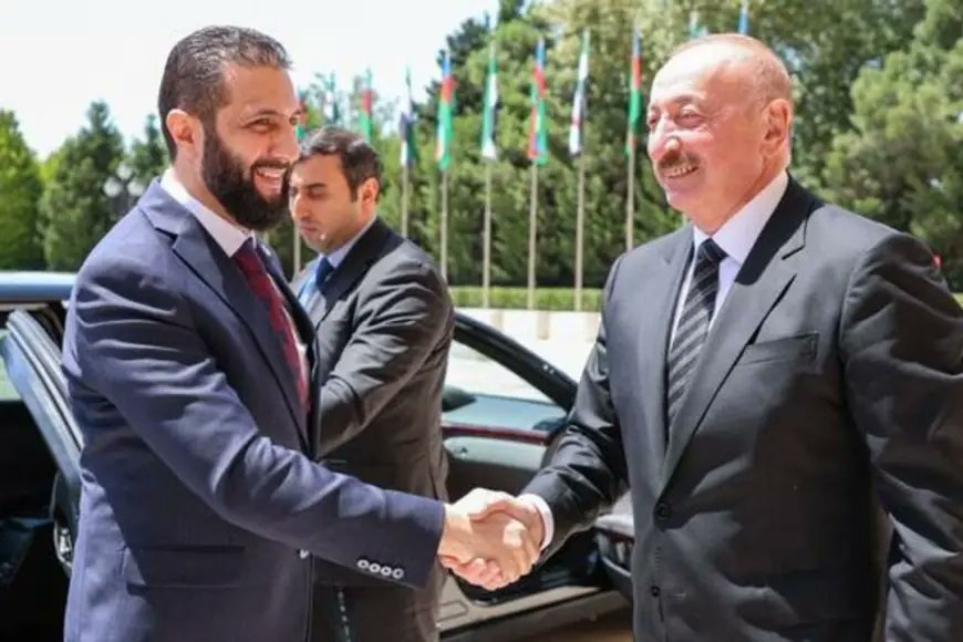 AvarBanu's tweet card. Suriye Cumhurbaşkanı Ahmed el-Şara’nın Azerbaycan’a yaptığı ziyaret, iki ülke arasında enerji ve diplomasi alanında yeni bir dönemin başladığını gösteriyor. Azerbaycan, Türkiye üzerinden Suriye’ye...