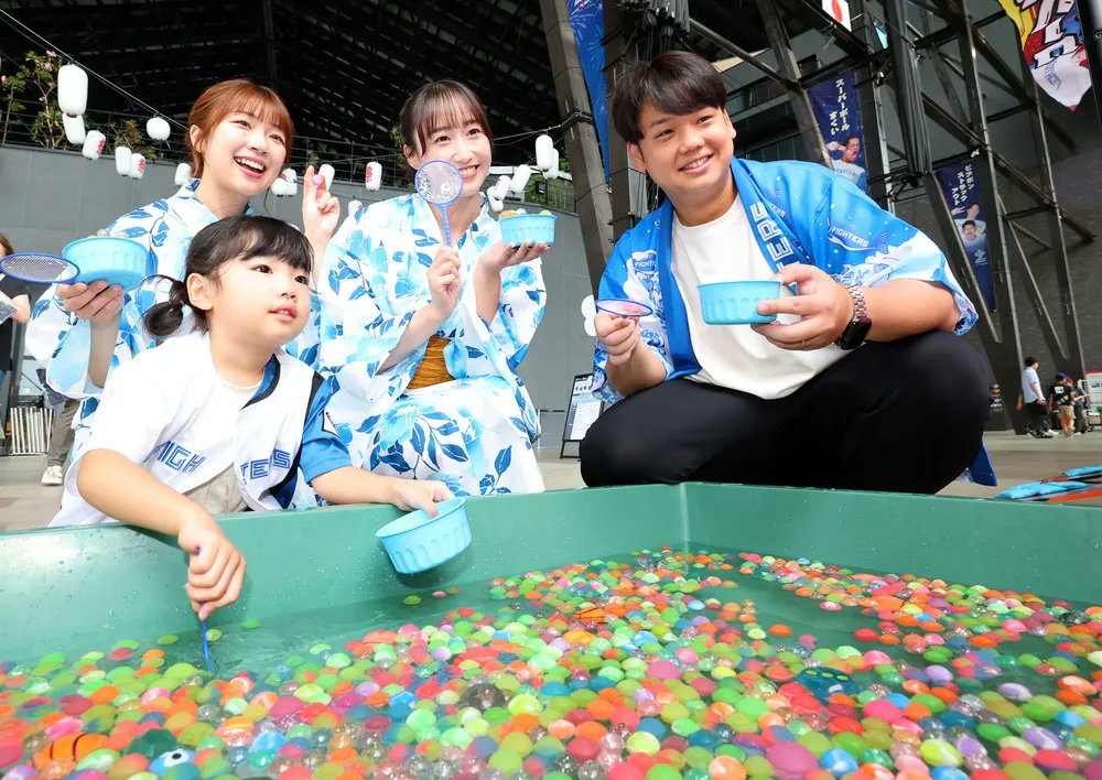 doshinweb's tweet card. 【北広島】エスコンフィールド北海道で26日、野球観戦以外もエスコンに来場者を呼び込む夏季限定イベント「F　VILLAGE　SUMMER　PARK」が始まった。　Fビレッジを運営するファイターズスポーツ...