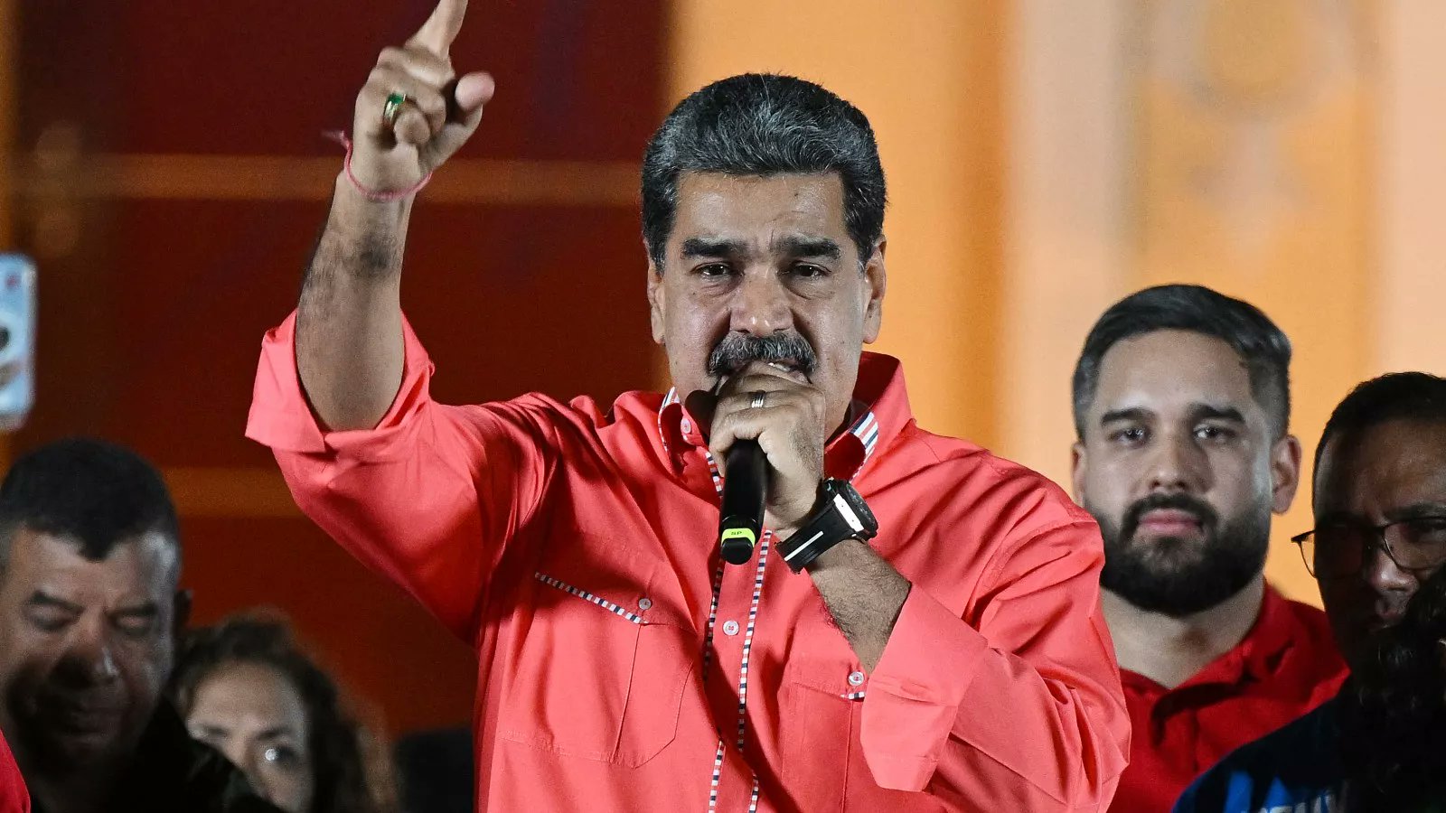 robertayque's tweet card. The president of Venezuela was named in the U.S. Treasury order against the Cartel de los Soles.