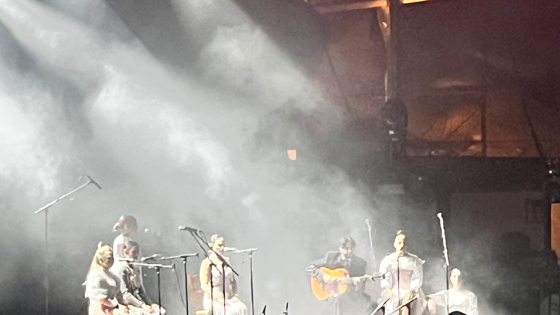 cope_jaca's tweet card. La reconocida cantante mexicana hizo su esperado regreso al festival después de casi una década con en una actuación que cautivó a los asistentes