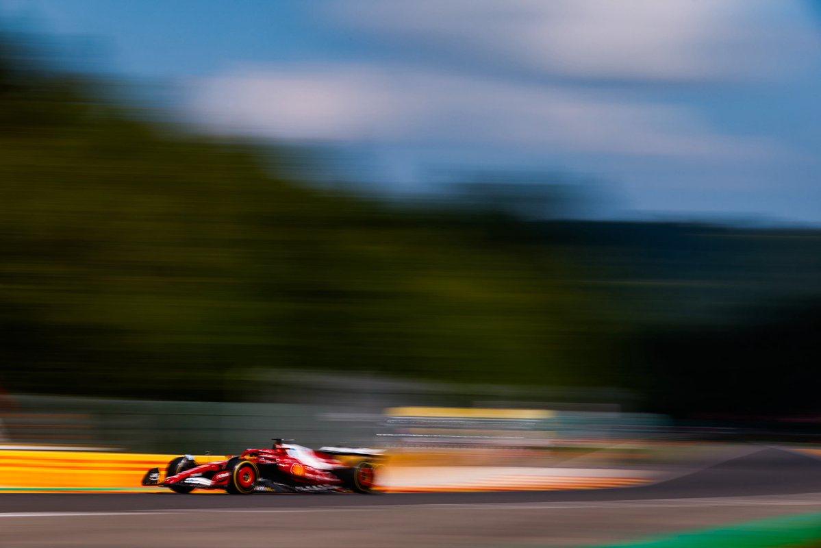 FUnoAT's tweet card. F1, Ferrari fa quello che può nella mini gara da 100 km ma non il passo per puntare a qualcosa di buono: Leclerc ai piedi del podio, Hamilton 15°