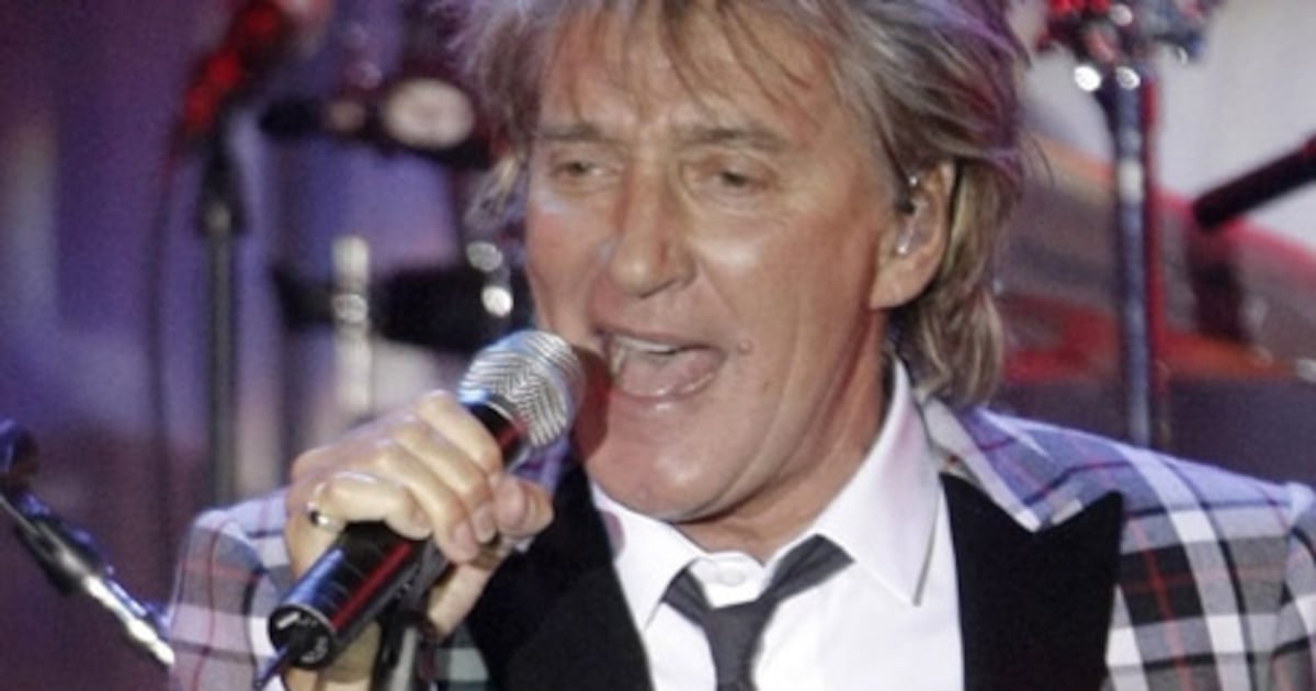 CP24's tweet card. Rod Stewart isn’t a fan of U.S. President Donald Trump or his threats against Canada, and recently used a Toronto concert to amplify his sentiment on the matter.