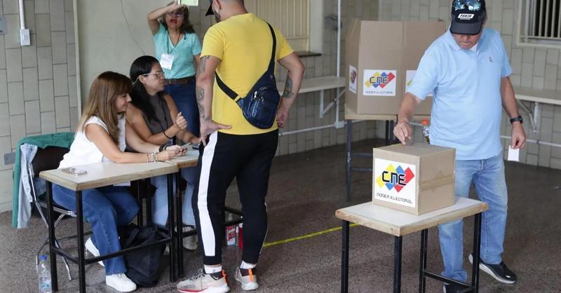 14ymedio's tweet card. La medida busca "prevenir actividades de personas que pudiesen representar amenazas a la seguridad nacional"