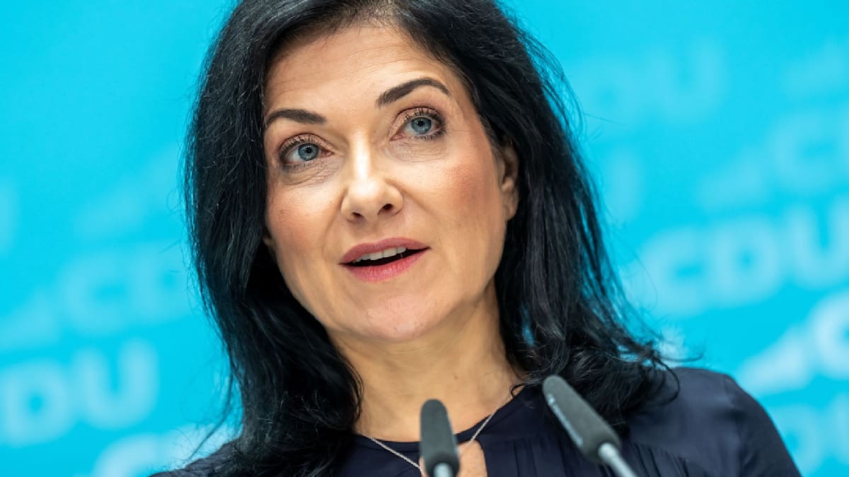 _PrivatePress's tweet card. Die Menschen werden immer älter – und die Sozialsysteme sind unter Druck. Wirtschaftsministerin Reiche fordert Konsequenzen und schaut dabei auch Richtung USA.
