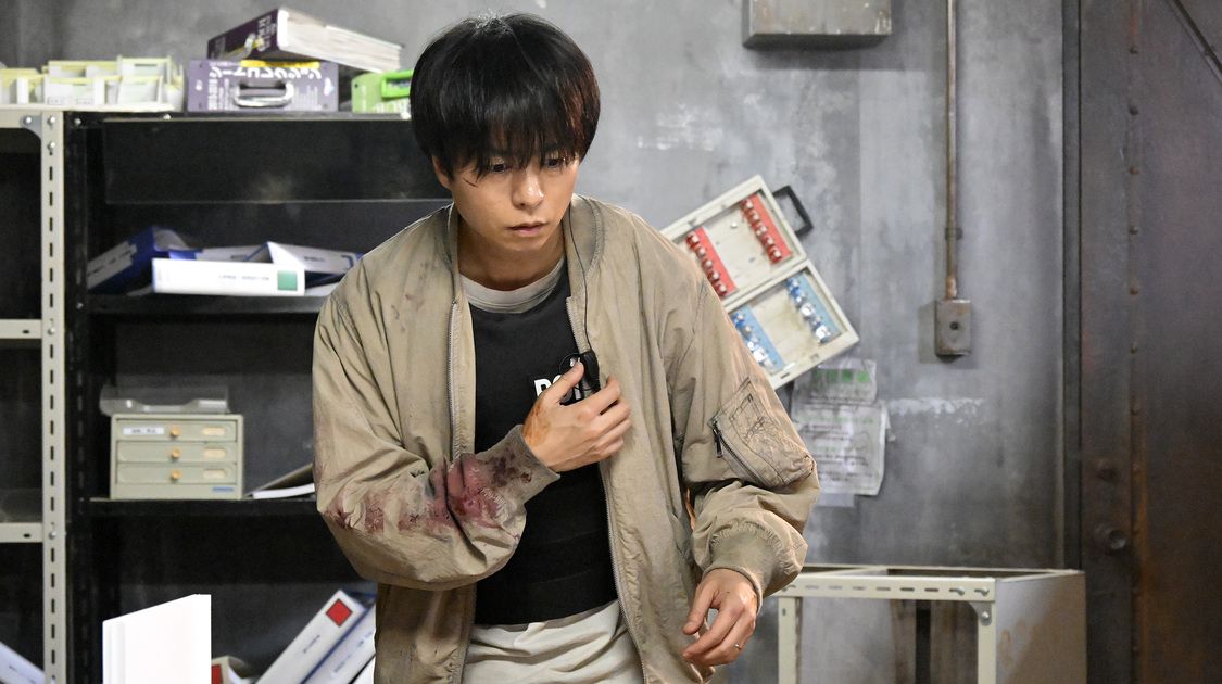 cinematoday's tweet card. 櫻井翔が主演を務める土曜ドラマ「放送局占拠」（日本テレビ系・毎週土曜よる9時～）の第3話が26日に放送され、武装集団「妖」（あやかし）のメンバー・アマビエの正体が明らかになった。