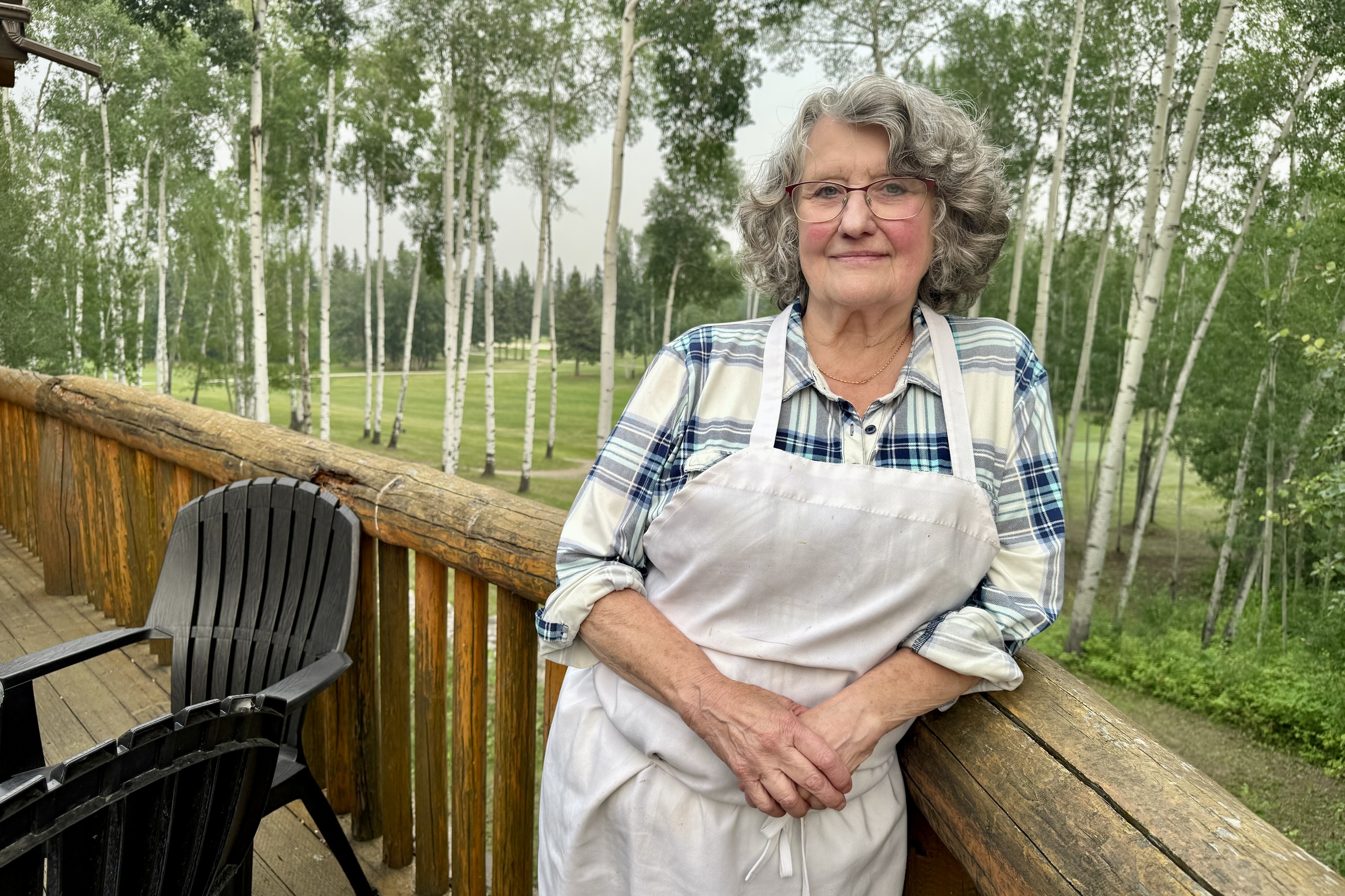 CabinRadio's tweet card. In the 1990s, the Hay River Bakery had a lineup outside the door each lunchtime. Thirty years later, the class of 1995 persuaded Sandra Lester to bring it back.