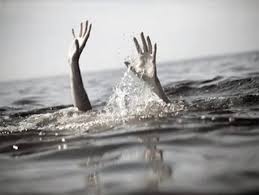 lokmattimeseng's tweet card. Jharkhand News: 4 Youths Drown in Deep Waters of Saraikela Check Dam - In a tragic incident four youths in the age group of 18-20 years drowned while taking bath in check ... Get Latest News on...