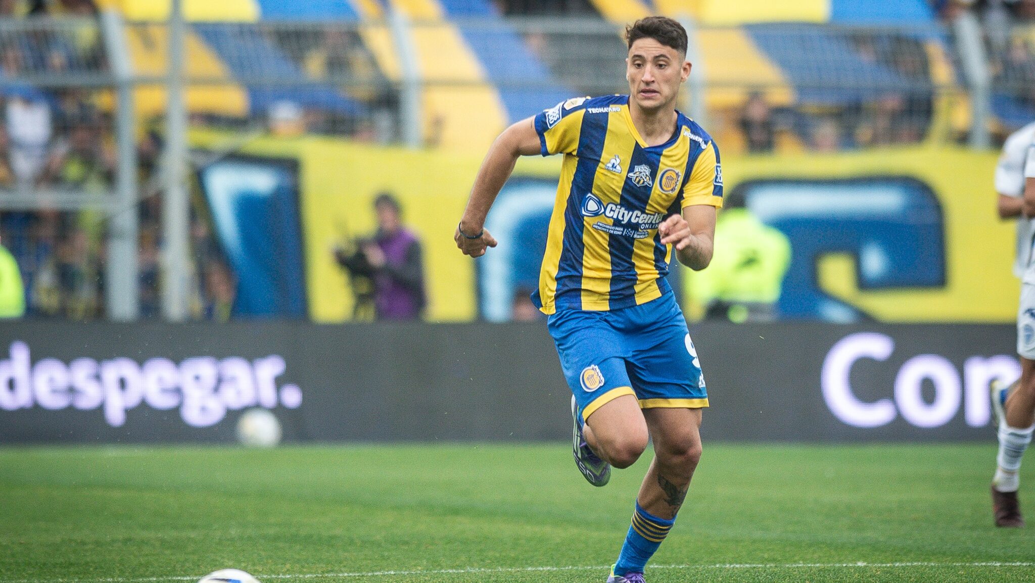 MundoCentralOf's tweet card. Rosario Central se vuelve a presentar en el Gigante de Arroyito, tras el empate amargo en el debut con Godoy Cruz. Entonado por la victoria ante Lanús, desde las 16.45 hs, el Canalla recibe a San...