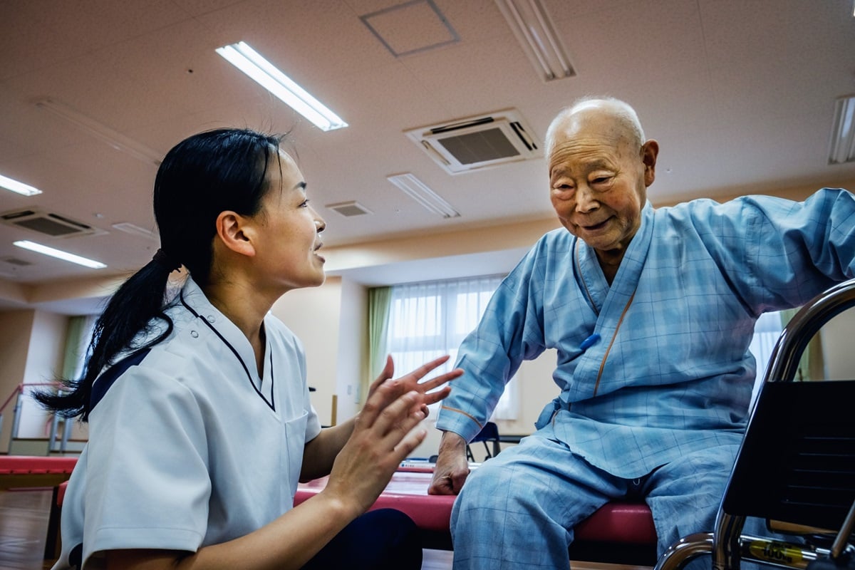 DoNotGiveUpHope's tweet card. Fact sheet on mental health and older adults providing key facts and information on risk factors, dementia , depression, treatment and care strategies, WHO response.