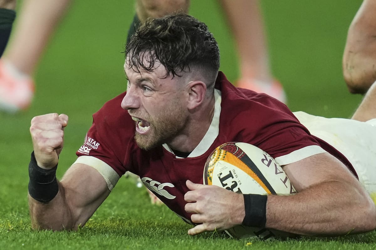 Perrugby's tweet card. El irlandés Hugo Keenan les dio el triunfo por 29-26 en una acción con suspenso