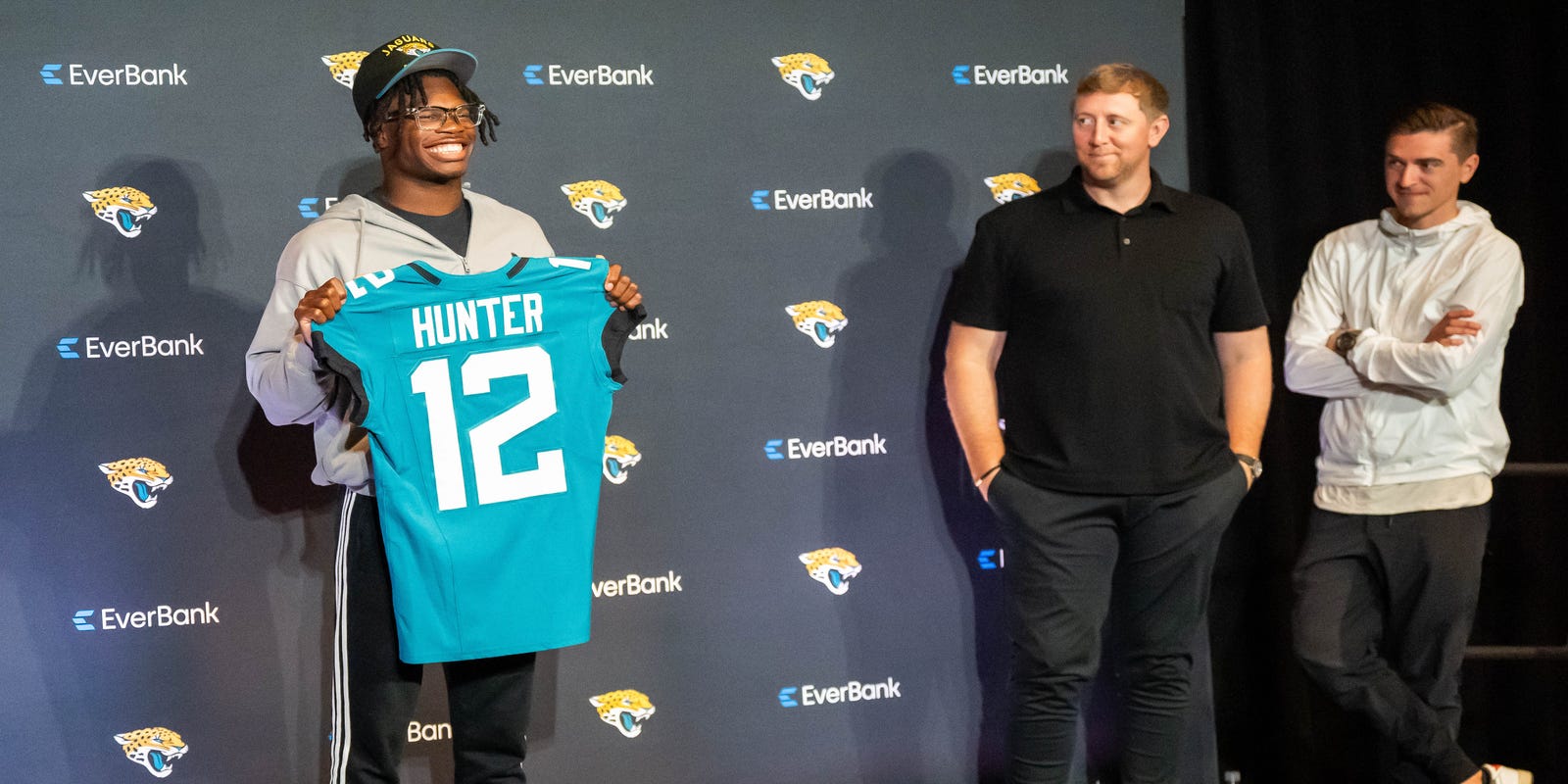 Demetrius82's tweet card. The Jacksonville Jaguars introduced first-round pick Travis Hunter on Friday.